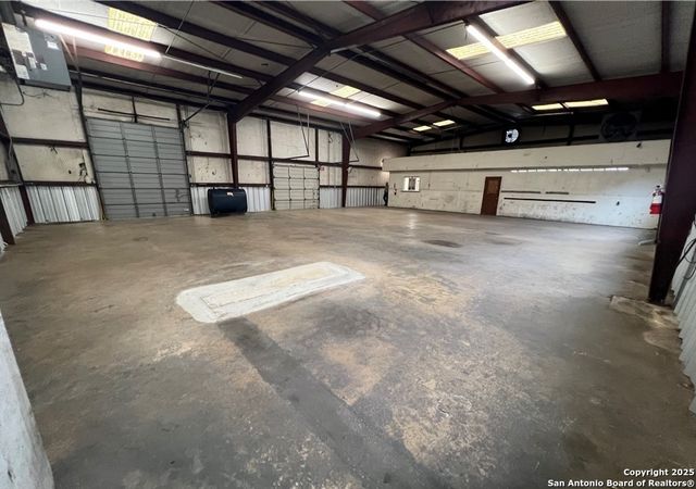 701 E Court, Seguin, TX 78155