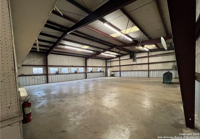 701 E Court, Seguin, TX 78155