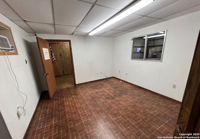 701 E Court, Seguin, TX 78155