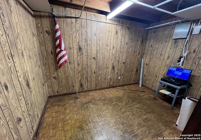 701 E Court, Seguin, TX 78155