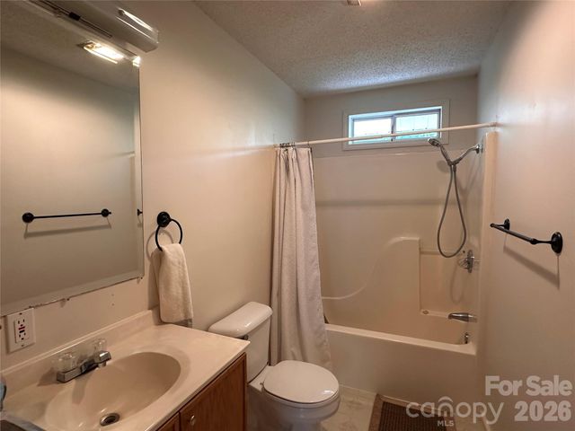422 US Highway 19E Highway, Spruce Pine, NC 28777