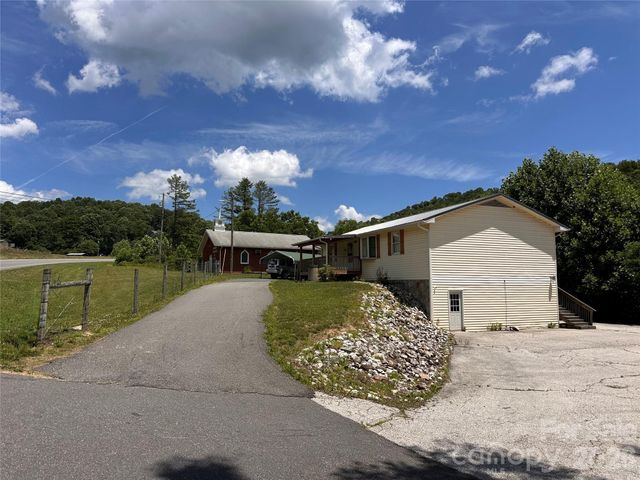 422 US Highway 19E Highway, Spruce Pine, NC 28777