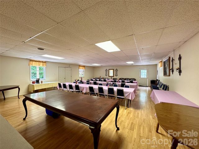 422 US Highway 19E Highway, Spruce Pine, NC 28777
