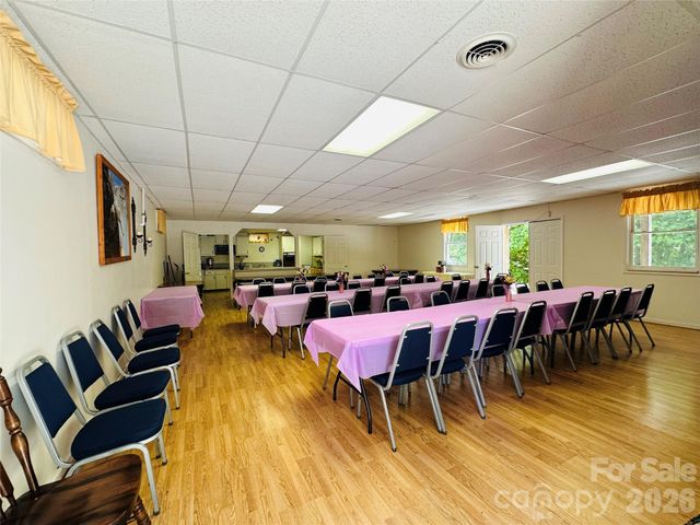 422 US Highway 19E Highway, Spruce Pine, NC 28777