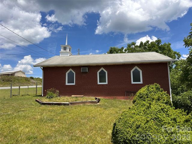 422 US Highway 19E Highway, Spruce Pine, NC 28777