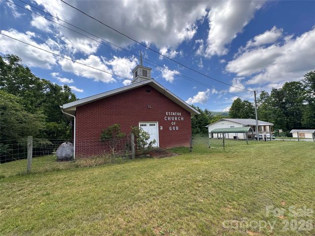 422 US Highway 19E Highway, Spruce Pine, NC 28777