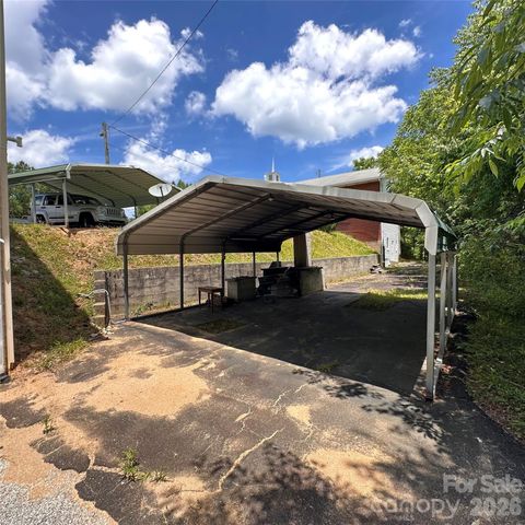 422 US Highway 19E Highway, Spruce Pine, NC 28777