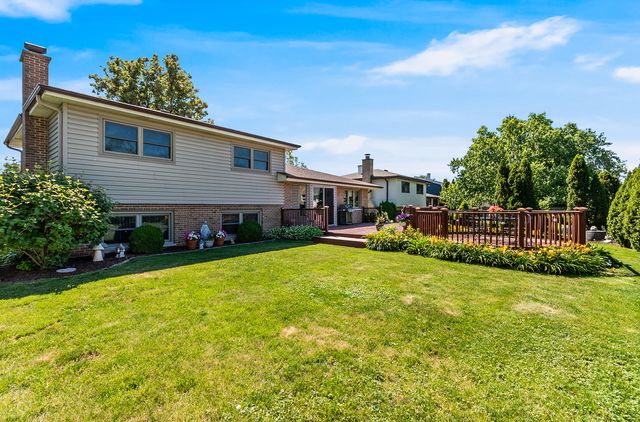 7706 Hayenga Lane, Darien, IL 60561