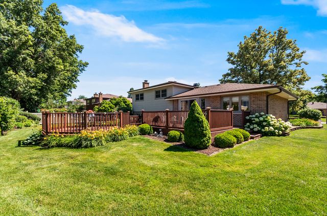7706 Hayenga Lane, Darien, IL 60561