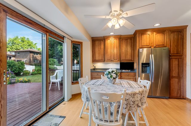 7706 Hayenga Lane, Darien, IL 60561