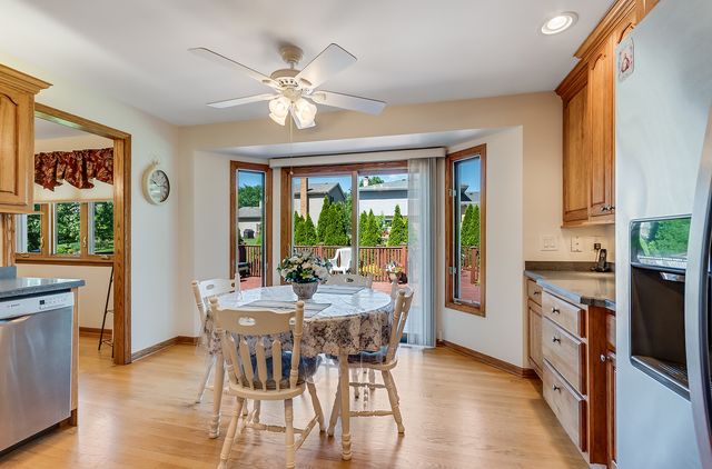 7706 Hayenga Lane, Darien, IL 60561