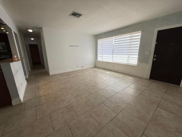 224 Tamoshanter Drive, Palm Springs, FL 33461