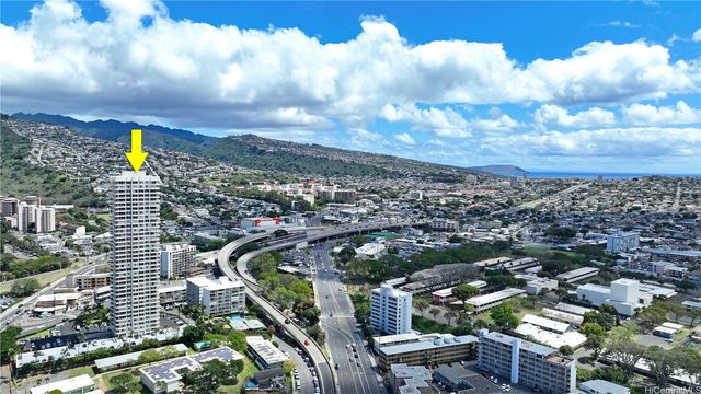 2825 S King Street 201, Honolulu, HI 96826