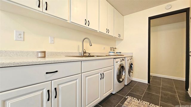 2825 S King Street 201, Honolulu, HI 96826