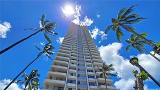 2825 S King Street 201, Honolulu, HI 96826