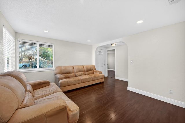 3813 23rd Ave, Sacramento, CA 95820