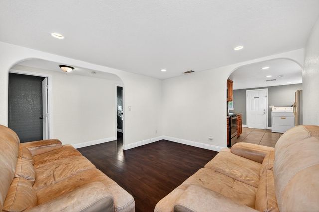 3813 23rd Ave, Sacramento, CA 95820