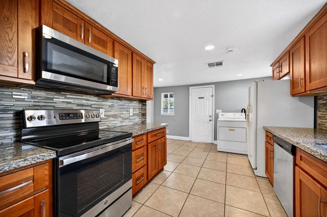 3813 23rd Ave, Sacramento, CA 95820