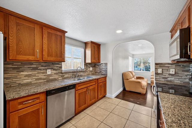 3813 23rd Ave, Sacramento, CA 95820