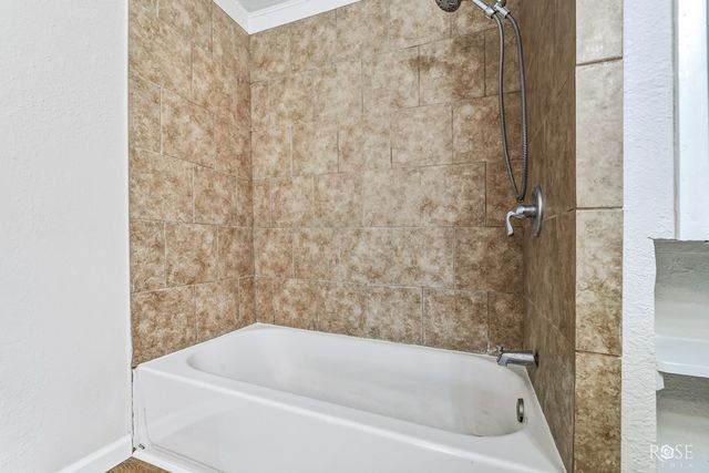 9 W 9th Street, San Angelo, TX 76903