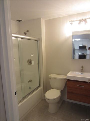 123 Mamaroneck Avenue 111, Mamaroneck, NY 10543