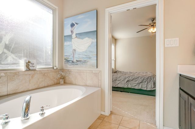 10256 Little Falls Trail, Fort Worth, TX 76177