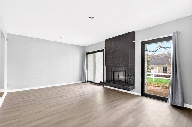 802 Casa Vita Dr, Hempfield Twp, PA 15601
