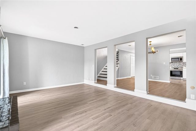 802 Casa Vita Dr, Hempfield Twp, PA 15601