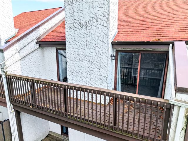 802 Casa Vita Dr, Hempfield Twp, PA 15601