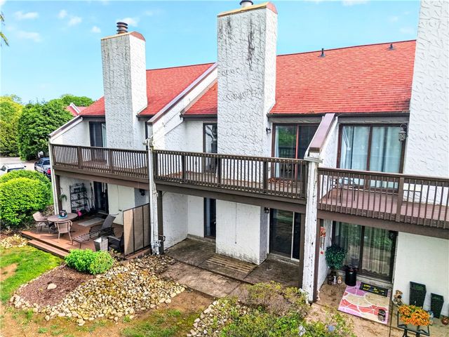 802 Casa Vita Dr, Hempfield Twp, PA 15601