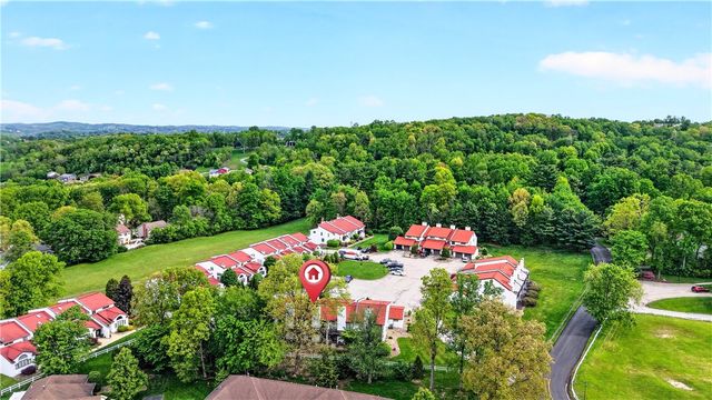 802 Casa Vita Dr, Hempfield Twp, PA 15601