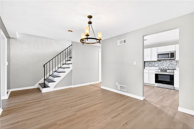 802 Casa Vita Dr, Hempfield Twp, PA 15601