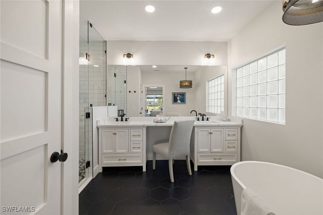 6968 Burnt Sienna CIR, Naples, FL 34109