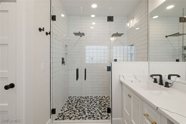 6968 Burnt Sienna CIR, Naples, FL 34109