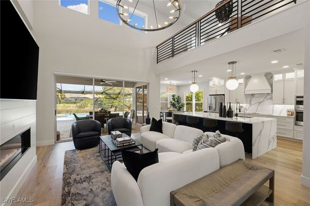 6968 Burnt Sienna CIR, Naples, FL 34109