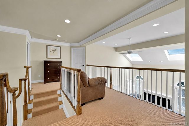 16 Eagle Court, White Plains, NY 10605