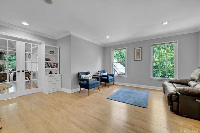 16 Eagle Court, White Plains, NY 10605