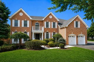 16 Eagle Court, White Plains, NY 10605