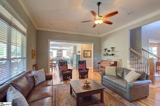 10 Hunters Landing Drive, Greer, SC 29651