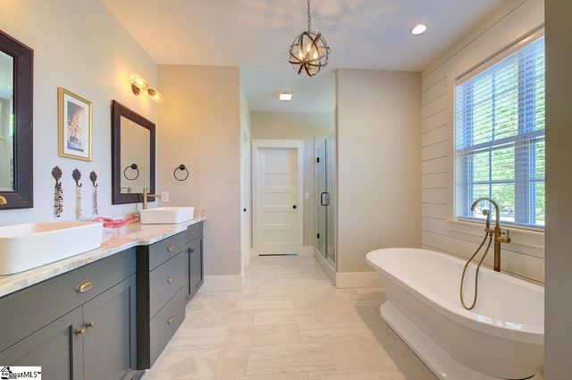 10 Hunters Landing Drive, Greer, SC 29651
