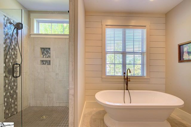 10 Hunters Landing Drive, Greer, SC 29651