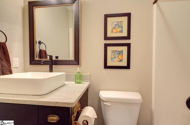 10 Hunters Landing Drive, Greer, SC 29651