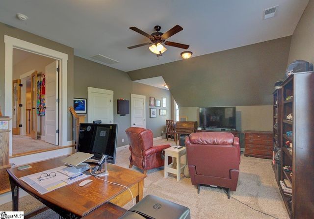 10 Hunters Landing Drive, Greer, SC 29651