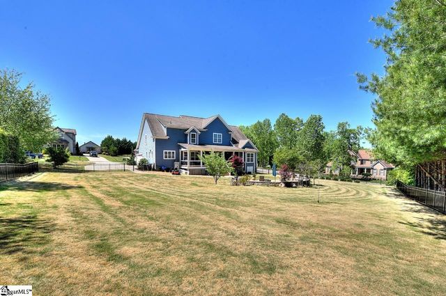 10 Hunters Landing Drive, Greer, SC 29651