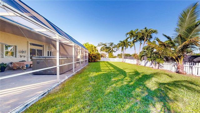 2835 Fairways Dr, Homestead, FL 33035