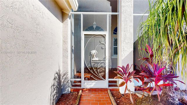 2835 Fairways Dr, Homestead, FL 33035