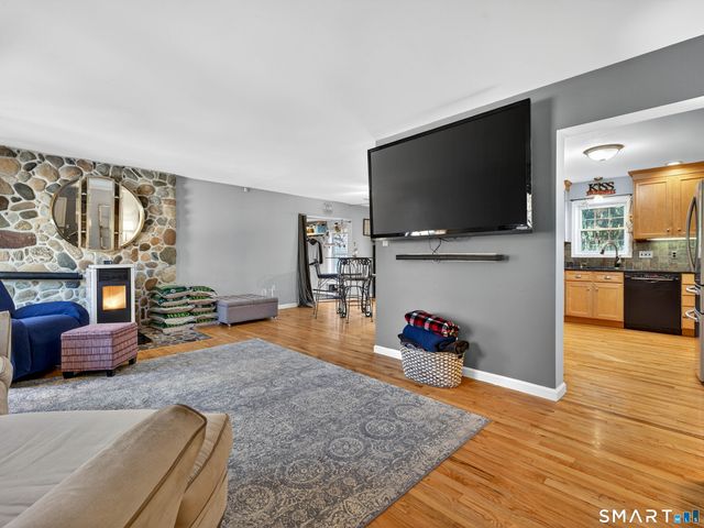 1877 Middletown Avenue, North Branford, CT 06472