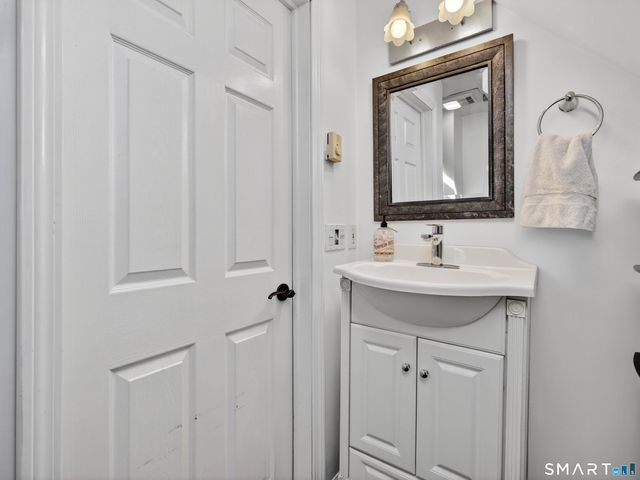 1877 Middletown Avenue, North Branford, CT 06472