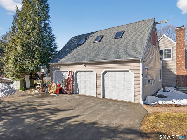 1877 Middletown Avenue, North Branford, CT 06472