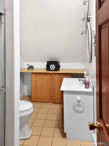 1877 Middletown Avenue, North Branford, CT 06472